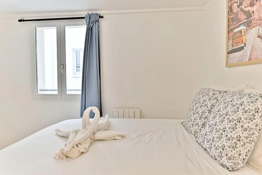Apartment Appartement Proche Canal Saint Martin Paris France